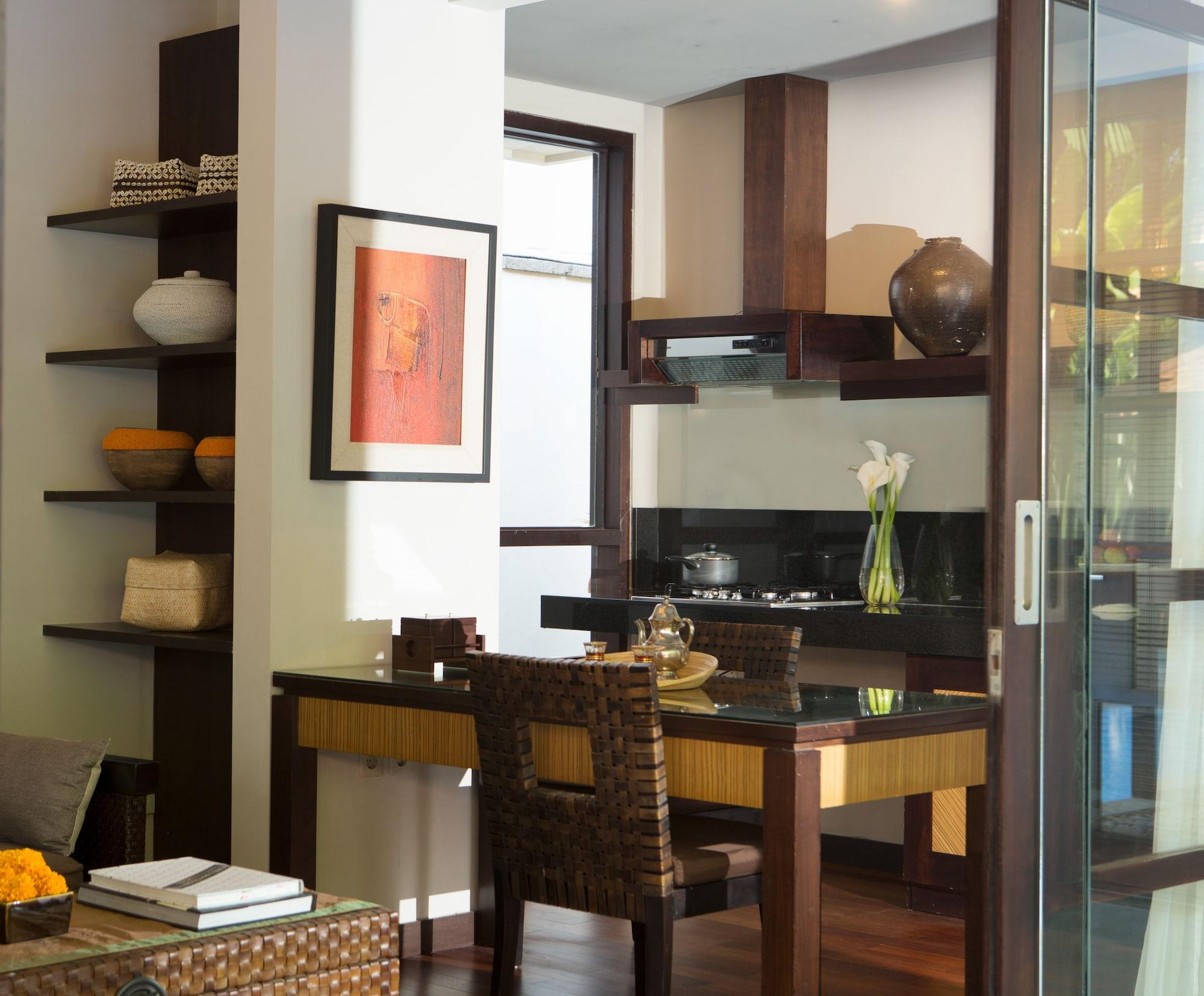 Alaya Dedaun Kuta Villa Legian